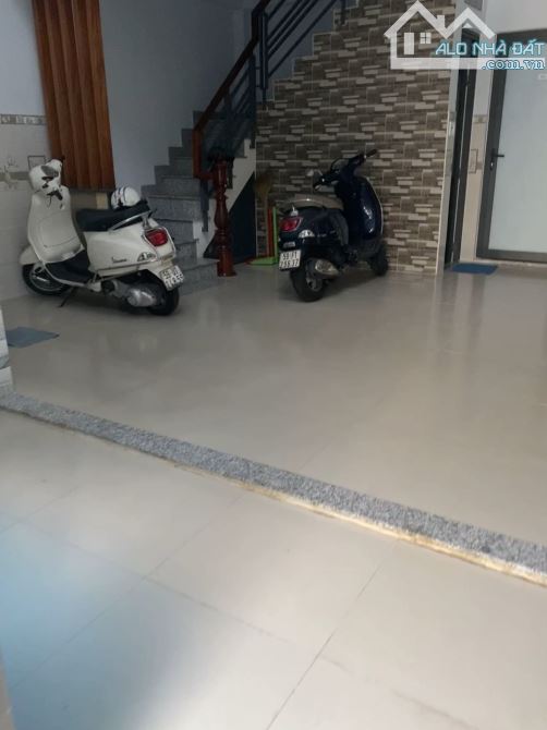 Hẻm xe hơi đậu nhà, 6 tầng, 11 CHDV phòng khép kin đang chờ thuê khoán 43tr /tháng - 1