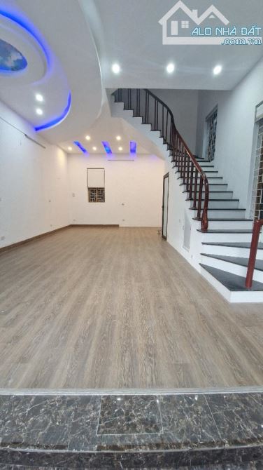 CHỊ GÁI CẦN THANH KHOẢN GẤP NHÀ MẶT PHỐ 80 M 3 TẦNG MẶT TIỀN 6,6 M CHỈ 21,8 TỶ - 1