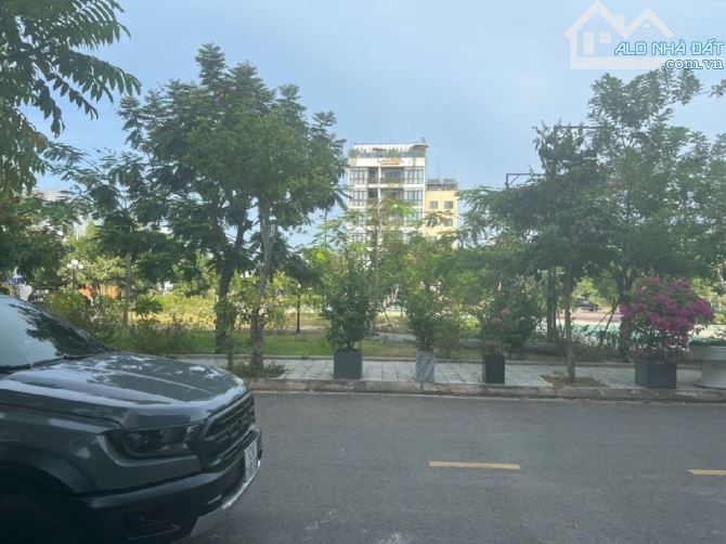 BÁN GẤP NHÀ 3 TẦNG ĐƯỜNG KHUÊ MỸ ĐÔNG GẦN  BIỂN MỸ KHÊ TT NGŨ HÀNH SƠN CHỈ NHỈNH 15 TỶ - 1