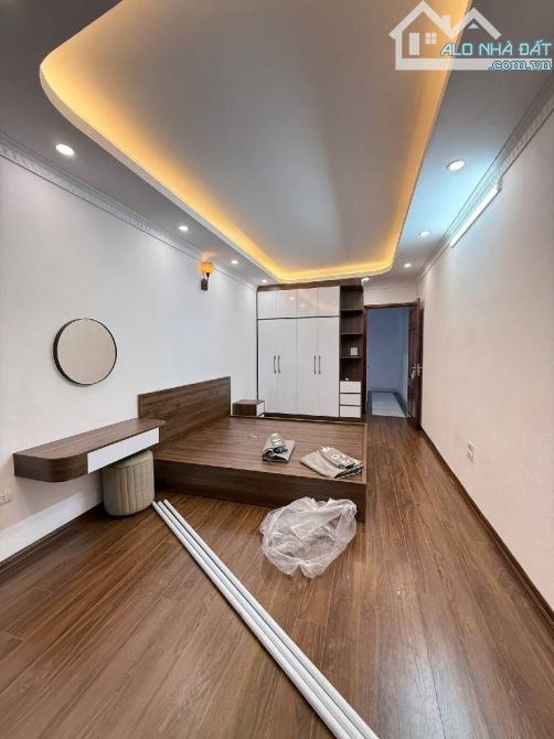 BÁN NHÀ CỰ KHỐI 35/40M 5T CHỈ5.9TỶ-Ô TOO ĐỖ CỬA-THÔNG - 1