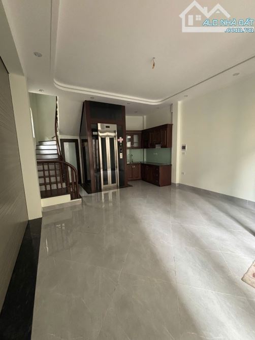 40m Lô góc thang máy ô tô vào nhà chỉ hơn 7 tỷ Bà Triệu Hà đông Chủ cần bán nhanh giá tốt - 1