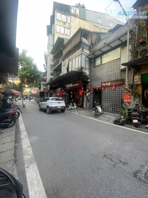 Bán mảnh đât mặt tiền Đào Duy Từ Hoàn Kiềm Dt 350 m2 mt 15m Giá 250 tỷ lh Huyền 7 X - 1
