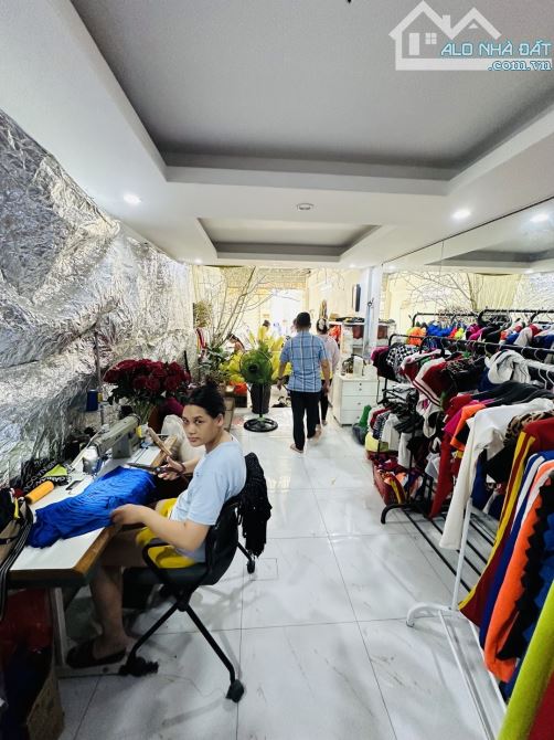 ĐÔNG QUAN 17,7 TỶ - TT CẦU GIẤY- NGÕ THÔNG-Ô TÔ TRÁNH-Ở KẾT HỢP KINH DOANH-PHÂN LÔ QUÂN ĐỘ - 1