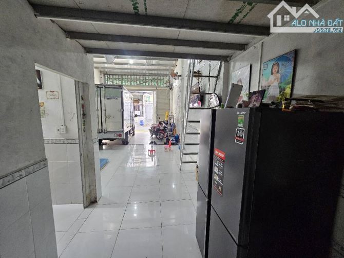 HẺM NHỰA 6m THÔNG, SÁT MẶT TIỀN ĐẠI LỘ NGUYỄN THỊ MINH KHAI 6X15 NHỈNH 3 TỶ. - 1