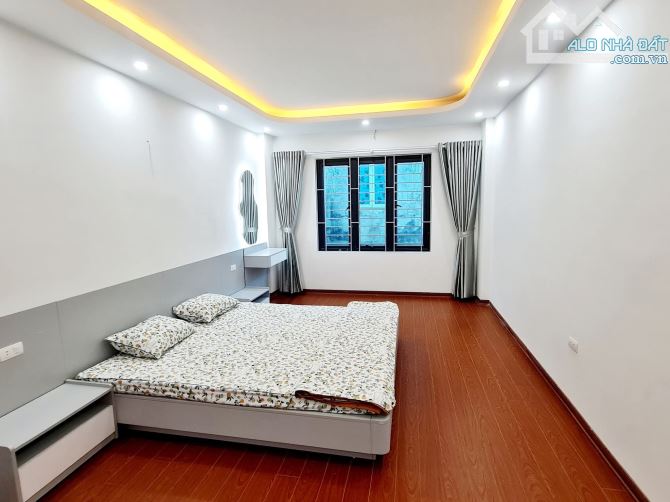 NHÀ MỚI KOONG - 2 THOÁNG - GẦN PHỐ - NGÕ VÀO NHÀ 3 GÁC TRÁNH NHAU - TRƯỚC NHÀ RỘNG 3M - SA - 1
