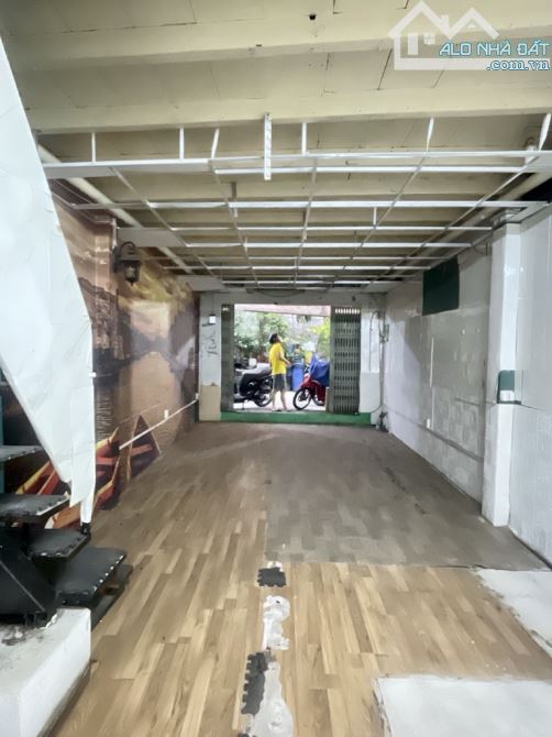 Quận 10 - 58m2 vuông vức - HXH Lê Hồng Phong ngã 7 , giáp Q1 Q3 Q5.... - 1