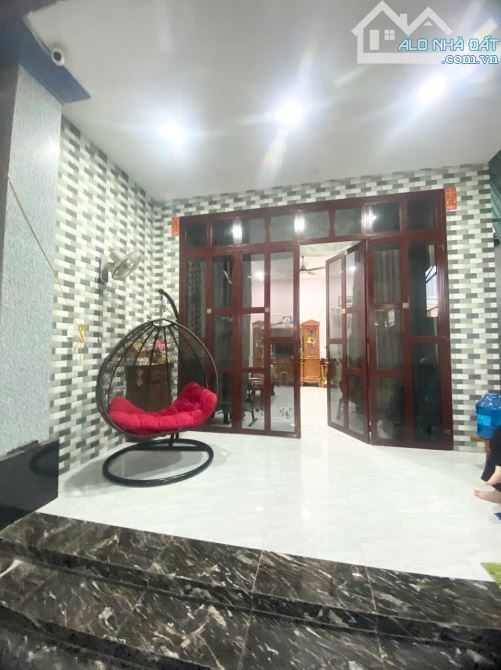 Bán nhà 5,7 x 31 cách mạng tháng 8 chỉ có 2 tỷ 600 - 1