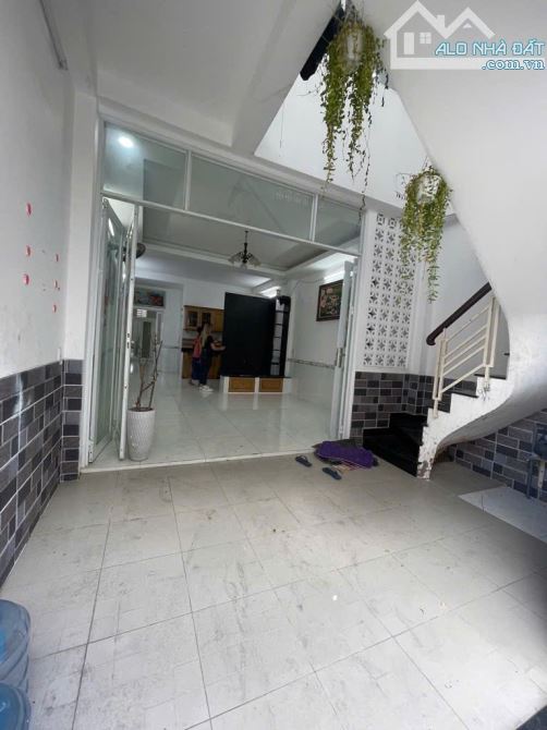 Bán nhà 2 tầng, Đường số 17, Quận 7. DT 75m2, 3PN, Dòng tiền khủng. Nhỉnh 5 tỷ - 1