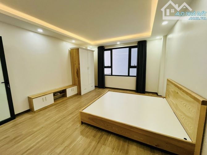 BÁN NHÀ THỊNH QUANG – ĐỐNG ĐA, LÔ GÓC 2 MẶT NGÕ, GẦN ĐƯỜNG Ô TÔ, NHÀ ĐẸP 5 TẦNG. - 1