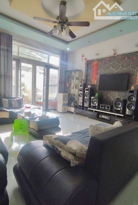 Nhà 3 Tầng - 9x14 - Cạnh Trung Tâm Quận 7 - Nhỉnh 5 Tỷ - 1