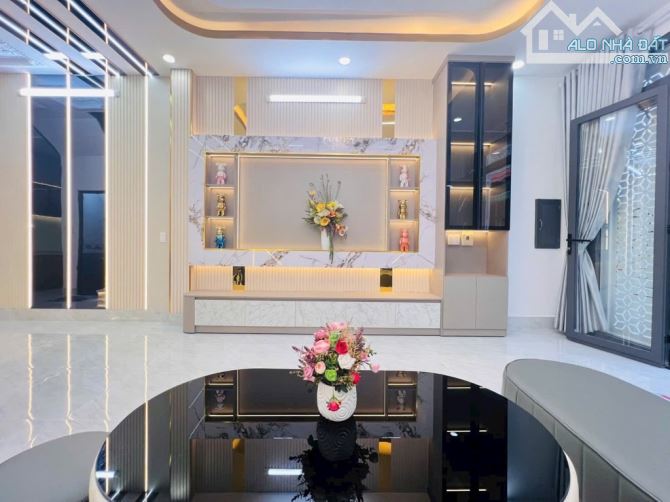 Nhà Phố 2 Tầng - 100m2 SD - Cạnh Trung Tâm Quận 7 - Nhỉnh 4 Tỷ - 1