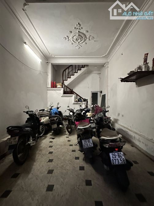 PHI LONG THẦN TỐC: Nguyễn Chí Thanh 41m2, dân xây, KD vip, ô tô tránh,  2 thoáng, gần phố - 1