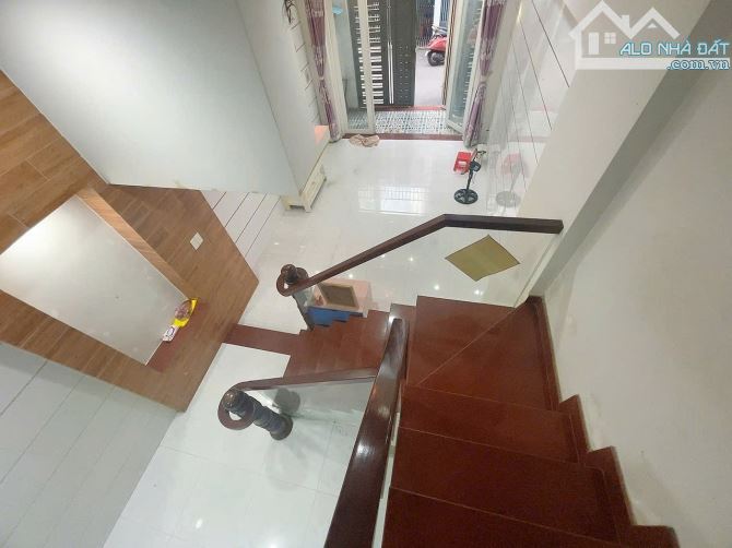 Bán Nhà Quận 6 - DT: 64m2 (4mx16m) - HXH  Thông  - 3  Lầu  - 4PN  - Gấp  Bán - 1