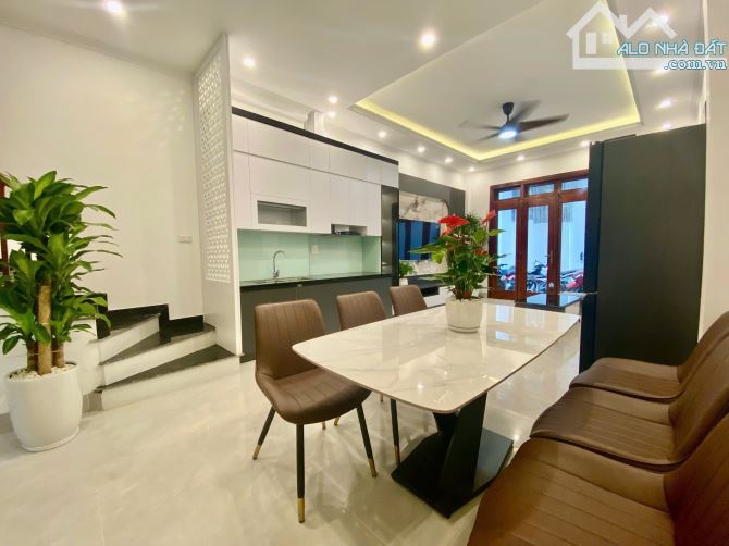 NHÀ ĐÀM QUANG TRUNG THANG MÁY, FULL NỘI THẤT,CẠNH AEON LONG BIÊN _MỚI,ĐẸP - 1