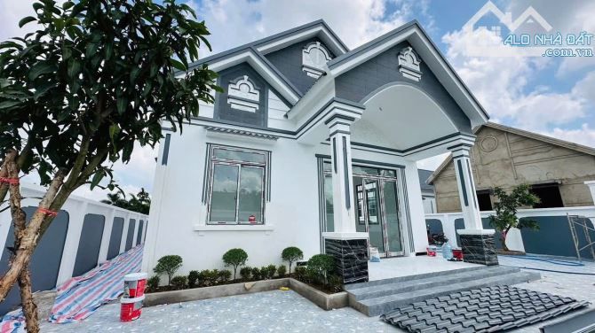 ANH EM GỬI BÁN 3 CĂN BIỆT THỰ GIÁ CHỈ 3,6 TỶ - 1
