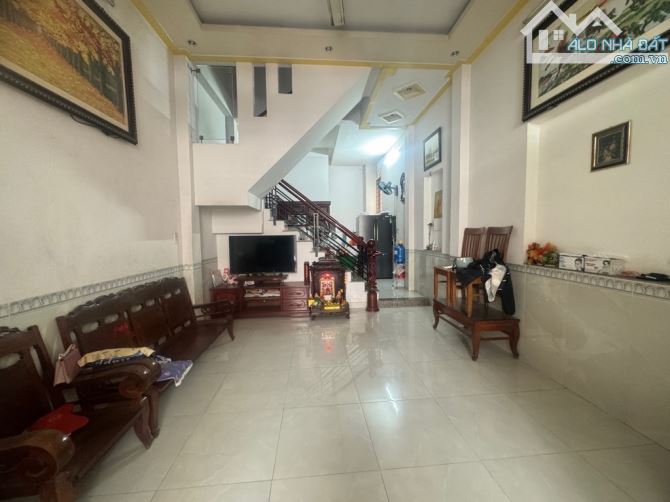 Bán nhà Quận 12 Giá 5,6 Tỷ Tân Thới Nhất 05, 56m2, ô tô vô nhà - 1