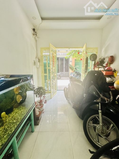 HẺM XE HƠI 5M THÔNG - 7A THÀNH THÁI - QUẬN 10 - 52M2 - 3 TẦNG - 3PN - MỘT ĐỜI CHỦ -8,99Ty - 1