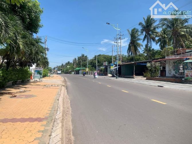 Cần bán gấp lô đất 2 mặt trước sau đường Nguyễn ĐÌnh Chiểu  Phường Nũi Né  TP Phan Thiết - 1