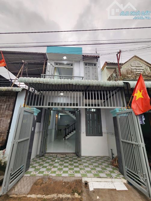 2,95Tỷ TL🔥Bán nhà 1 trệt 1 lầu, gần trung tâm y tế Dĩ An 600m, p.Tân Đông Hiệp, Tp.Dĩ An - 1