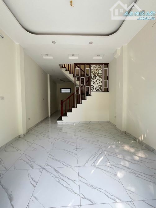Cực rẻ!!! 3,x tỷ có ngay nhà 3 tầng, 44m2, oto đỗ cửa, sát vách Đại học TDTT - 1