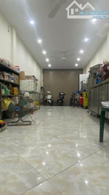 Ô TÔ - KINH DOANH - MẶT NGÕ THÔNG - CHỦ CẦN BÁN GẤP - 1