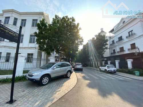 BÁN BIỆT THỰ NGUYỆT QUẾ VINHOMES RIVERSIDE - 39,6 Tỷ | 96m² | MT 6m | 5 Tầng + Thang Máy - 1