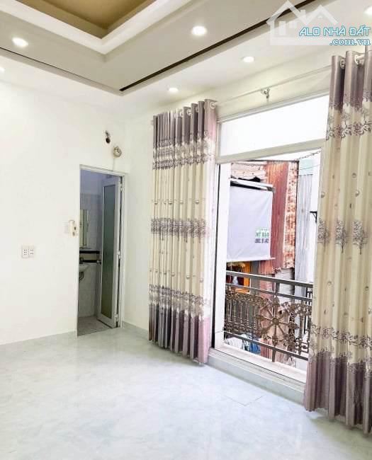 Chỉ 4 tỷ hơn có nhà mới 4 tầng lô góc Lê Văn Sỹ, Trần Quang Diệu Q.3, sát hẻm xe hơi. - 1