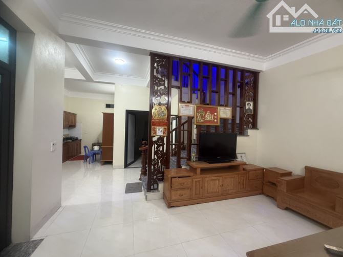 🔥BÁN NHÀ 3 TẦNG 121M CHỦ TỰ XÂY - NGAY VÀNH ĐAI 3.5 – CƠ HỘI HIẾM - GIÁ 10 TỶ🔥 - 1