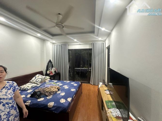 BÁN LIỀN KỀ THANH LIỆT SÁT VĐ3 - SỔ ĐỎ 48m2 7 TẦNG THANG MÁY OTO TRÁNH VỈA HÈ 17.95 tỷ - 1