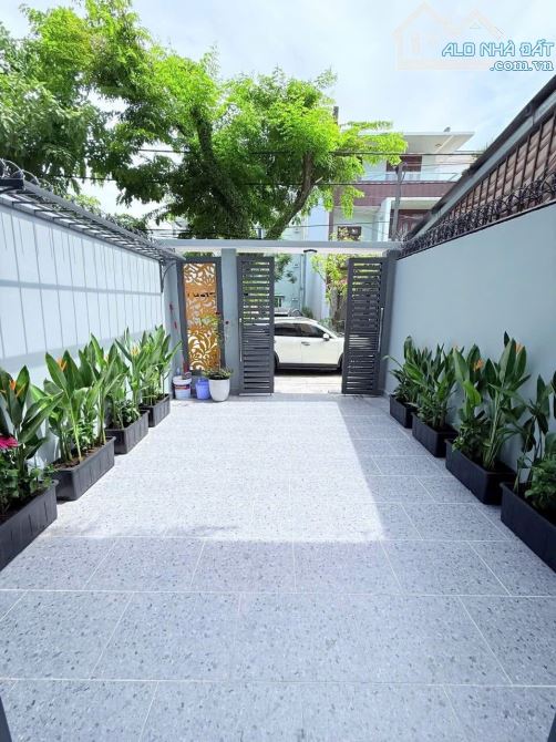 CỰC HIẾM! Nhà 3 tầng Đặng Văn Bi, 65m2, hẻm ô tô tránh nhau, khu dân trí cao. Giảm mạnh cò - 1