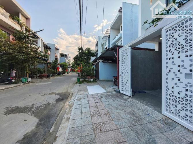 Cực hiếm! Nhà 3 tầng Đặng Văn Bi, 62m2, hẻm ô tô tránh.Giảm còn 5.8 tỷ - 1