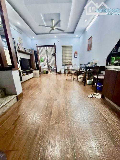 SIÊU HIẾM NHÀ DÂN XÂY VÕ CHÍ CÔNG TÂY HỒ, 5TẦNG 35M, GẦN PHỐ, Ô TÔ GẦN NHÀ. 7x tỷ - 1
