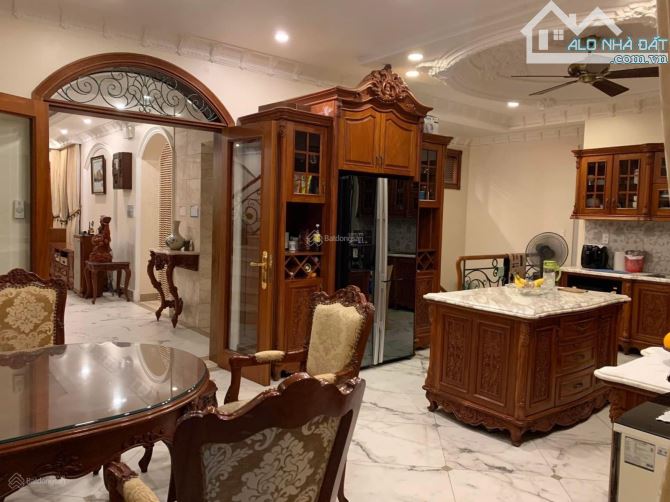 Định cư! Cần bán gấp biệt thự đường Cộng Hòa, 12x25m, hầm 5 tầng, full nội thất ở ngay - 1