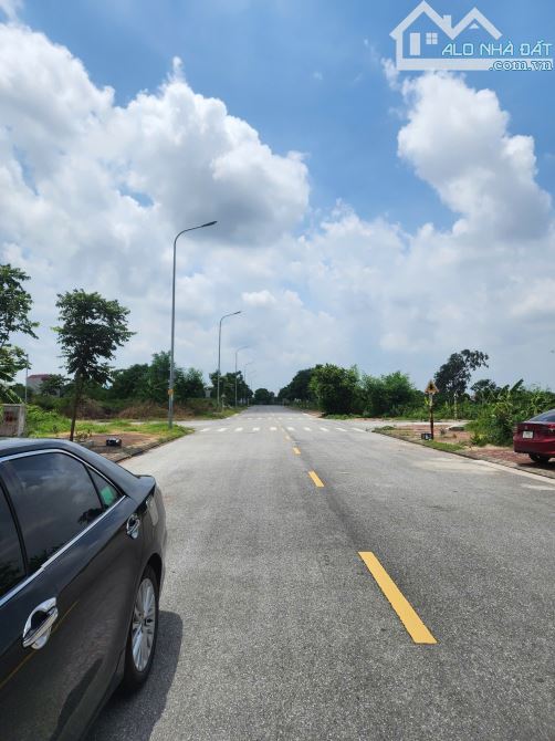 Chuyển nhượng Lô đấu giá Kim Chân dãy D trục đường chính 22m - TP Bắc Ninh. / Dt 90m2 - 1
