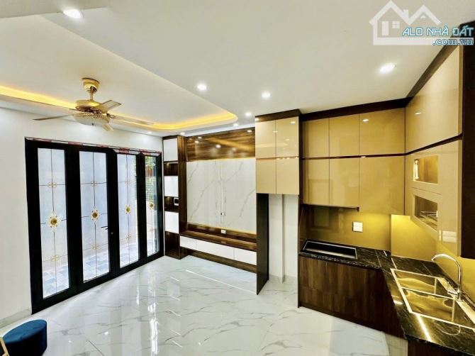 Nhà 5 tầng, 32m2, 3 ngủ, mặt tiền 5 mét giá 3,x tỷ phường Chương Mỹ Hà Nội - 1