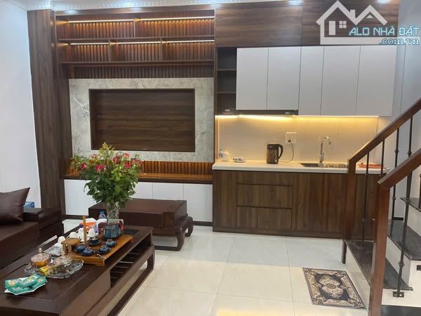 PHỐ NGÔ GIA TỰ 11 TỶ DT 40M MT 6M 5T KINH DOANH SẦM UẤT Ô TÔ TRÁNH - 1