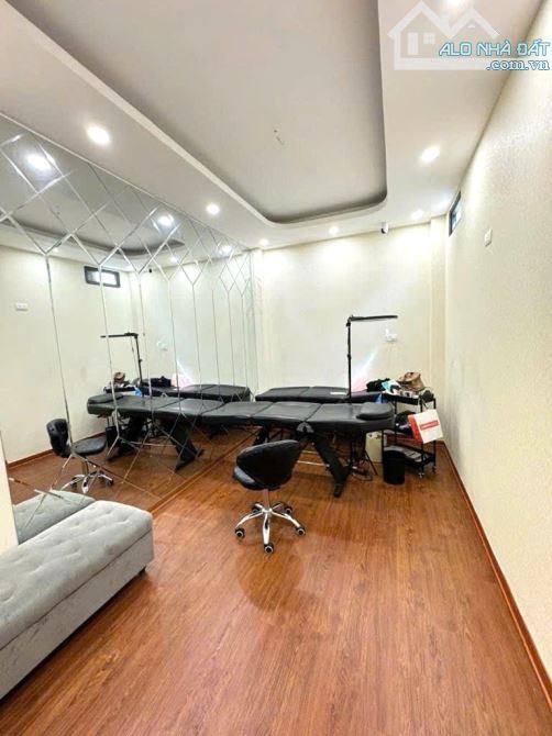 Nhà Đẹp - Ô Tô Đỗ Cổng – 6 Tầng – Full Nội Thất – Sân Cổng Riêng - 1
