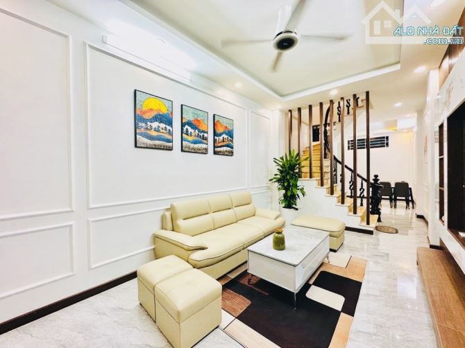 TRẦN QUỐC VƯỢNG 5 TẦNG, DT 41m2, GIÁ 9,45 TỶ! NGÕ NÔNG THOÁNG, Ô TÔ ĐỖ , FULL NỘI THẤT! - 1