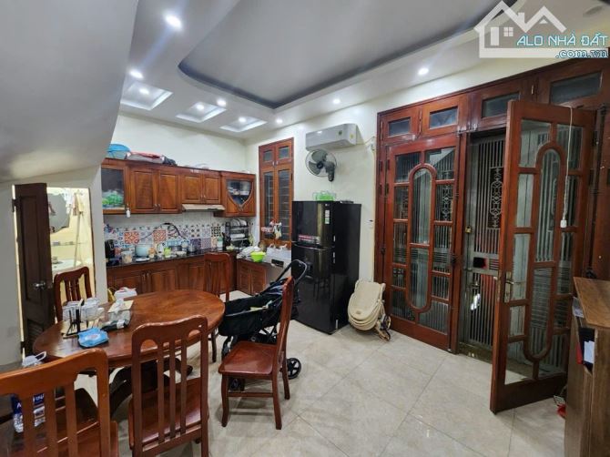 Khâm thiên – Ngõ rộng – gần  ô tô  – mặt tiền  5,6M thênh thang – giá 7,1 Tỷ - 1