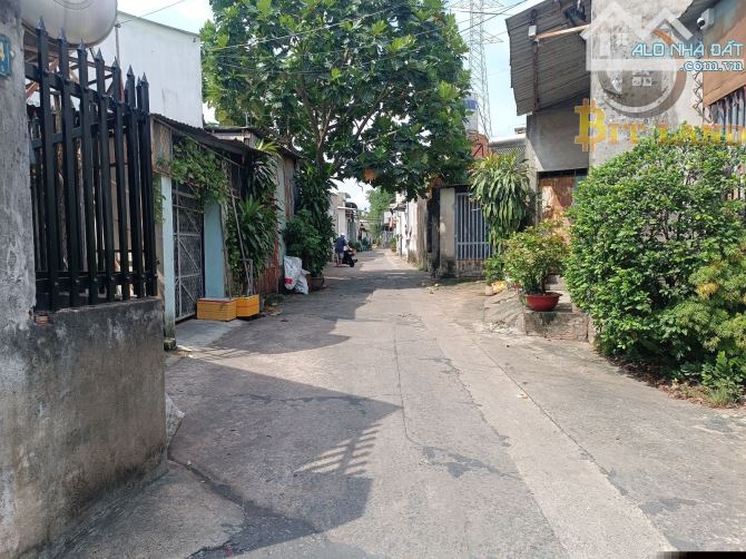 Bán đất tặng nhà nát tại trại Bò - Long Bình, giá rẻ so với khu vực - 1