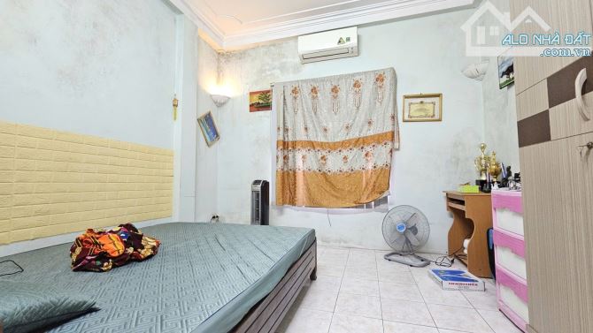 Bán nhà Hoàng Hoa Thám, Ba Đình, 34m2, 3 tầng, mặt tiền 3.8m, giá 7.3 tỷ - 1