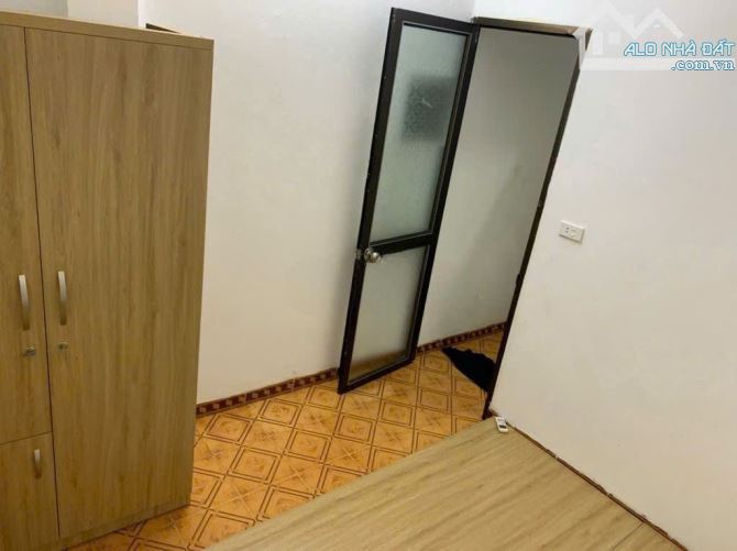 Cho thuê nhà riêng Ngõ 2 Vũ Thạnh , Cát Linh , Đống Đa , DT 22m2 x 4 tầng ,2PN giá 7tr - 1