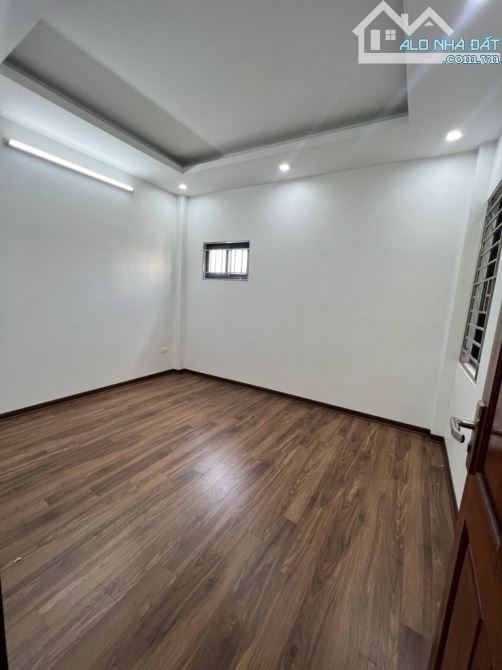 7.75 tỷ / 40 m2/ 5 tầng thạch bàn - 1