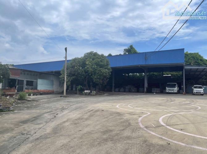 Chuyển nhượng nhà xưởng với diện tích 9.900m2 .... Chủ cần bán gấp hạ 10tỷ ( giá cũ 35ty) - 12