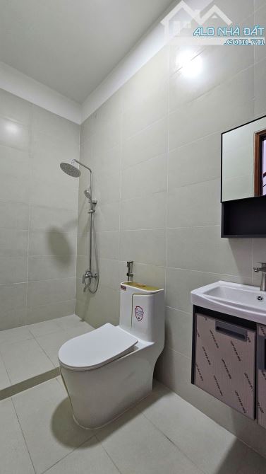 MẶT TIỀN XE HƠI 10 M NGANG 4.2 X14  BÊ TÔNG 4 TẤM CÓ 5 TỶ - 14