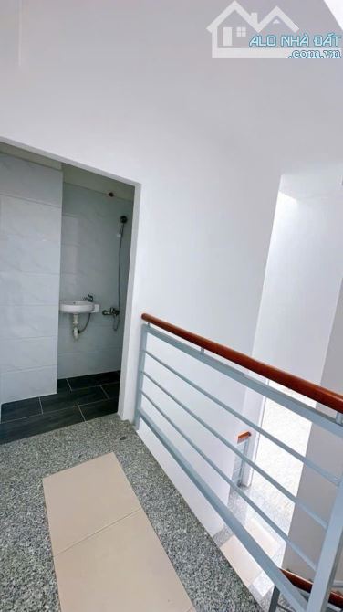 BÁN NHÀ Q4 CHDV 6 TẤM ĐÚC HÌNH THẬT VỊ TRÍ 1/ NGUYỄN KHOÁI GIÁ 6TỈ 750 GIÁP Q1 KDC HẺM 3M - 14