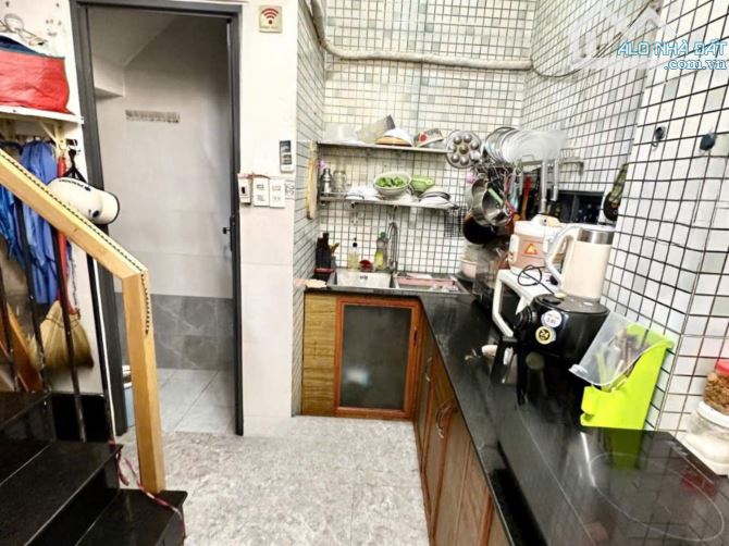 Bán Nhà Căn Góc CMT8 – Hẻm Thông – Trước nhà Có Sân Rộng – 4 tầng– Giá tốt khu vực - 7
