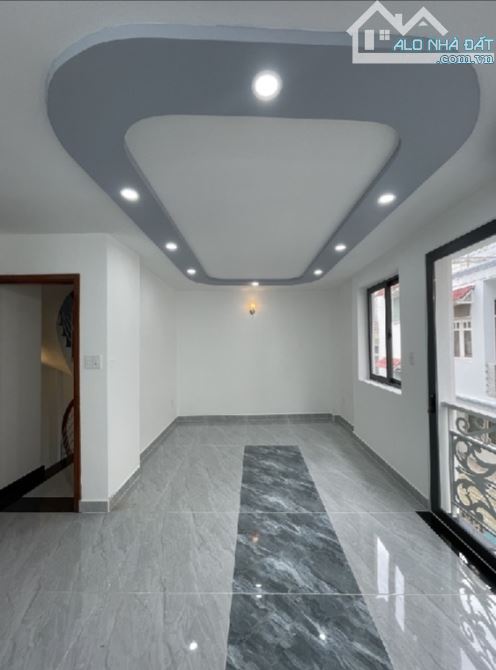 Nhà mới vào ở ngay , lô góc vị trí đẹp _ Trần Quang Diệu quận 3 - 2