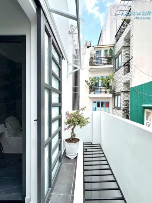 PHÚ NHUẬN. NHÀ BÁN 3 MT NGUYỄN ĐÌNH - CHIỂU (48M2) 3 TẦNG. FULL NỘI THẤT. CHỈ 6.5 TỶ - 2