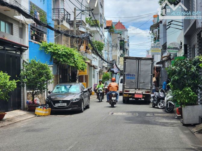 Căn hộ dịch vụ - Dòng tiền khủng 112TR/th .98m 5 tầng,hẻm 3 gác - 2